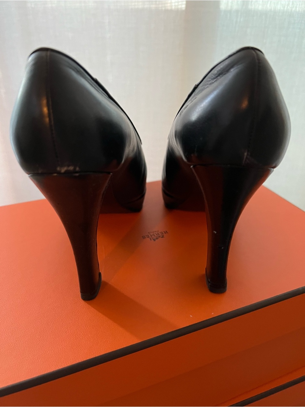 CHANEL Black Leather Pointed Toe Pumps with Gold CC Medallion - Picture 3 of 16